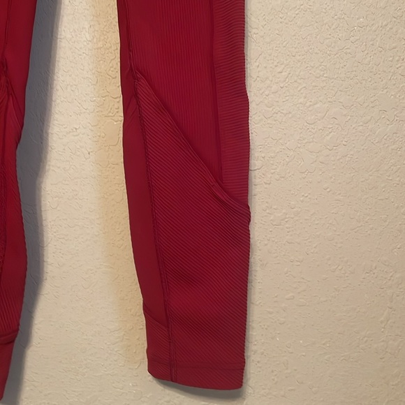 Lululemon daily lineup high rise leggings - Picture 3 of 8